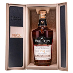 Състав: Бленд от single pot still и single grain ирландски уискита