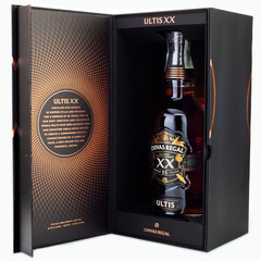 Blended Scotch Whiskey Chivas Regal Ultis XX 20Y.