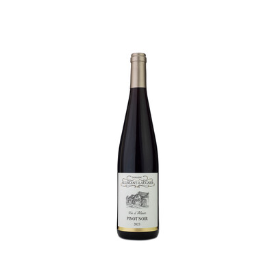 Red wine Pinot Noir 2023