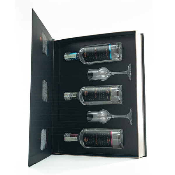 Gift set with 2 pcs. cups and 3 pcs. grape distillate Small Batch Collection 0.50l.: Robola + Malagasy + Muhtaro